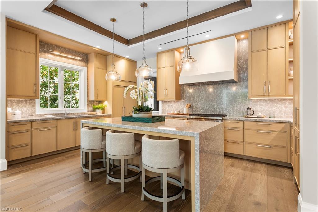 61 14th Street South Naples, FL 34102 - Photo 4 of 40