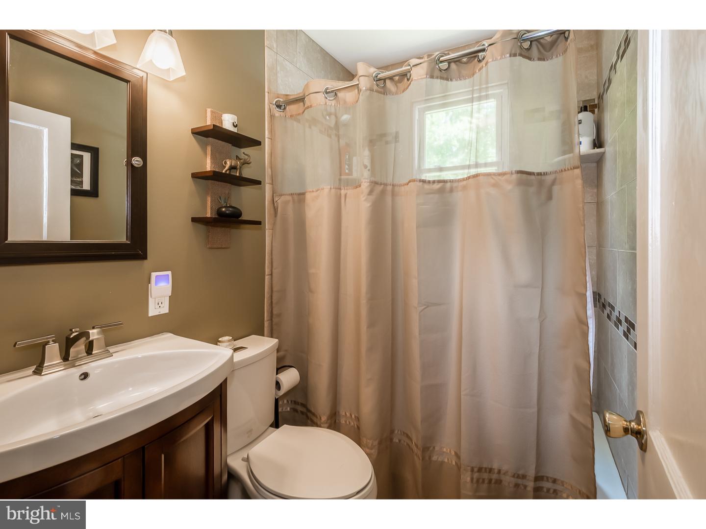 96 Edison Road Cherry Hill, NJ 08034 - Photo 8 of 11 Bathroom