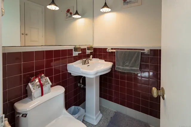 $650,000 | 36 Ford Street, Hamden, CT 06517