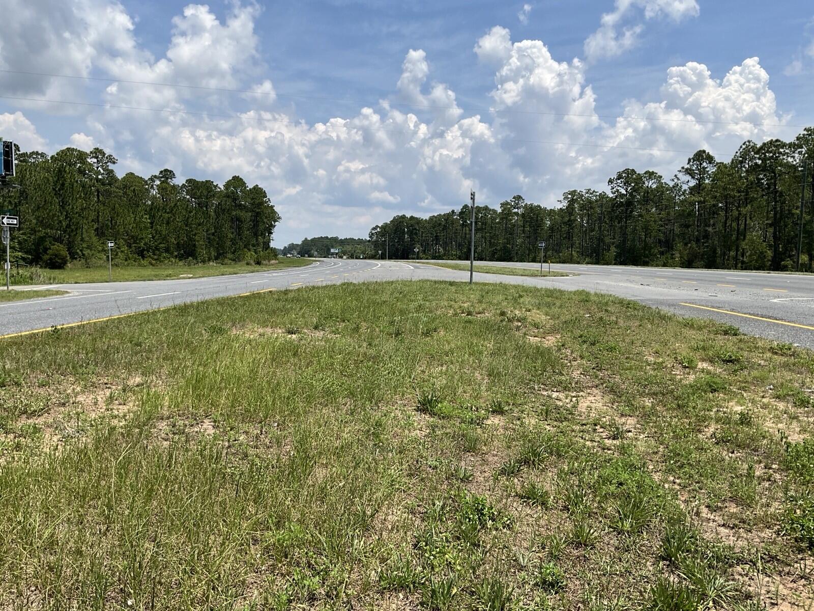 331 South Freeport Freeport, FL 32439 - Photo 8 of 16 IMG_0016