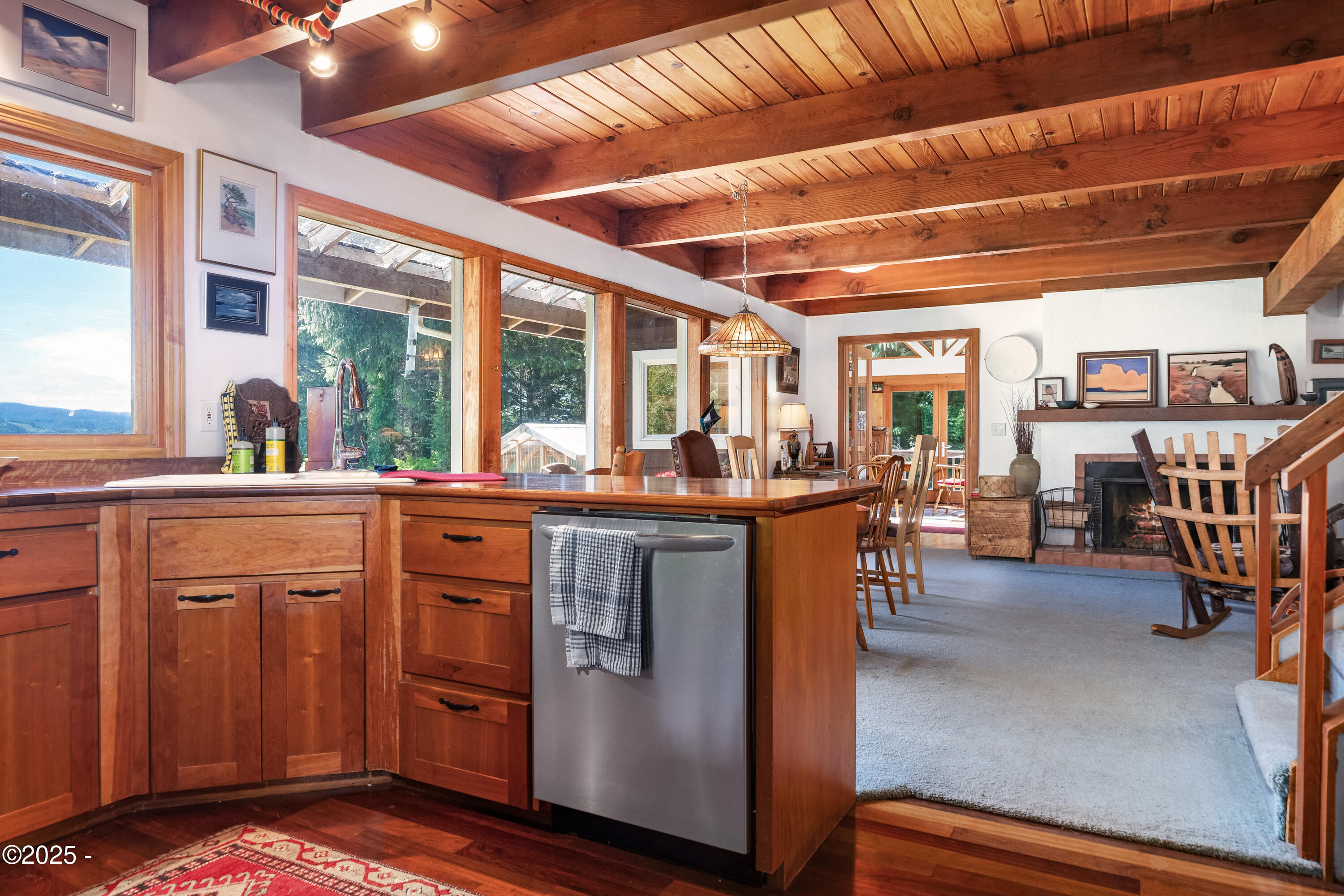 3383 North Bayview Road Waldport, OR 97394 - Photo 16 of 67 3383 BAYVIEW (HOUSE INTERIOR) (1)