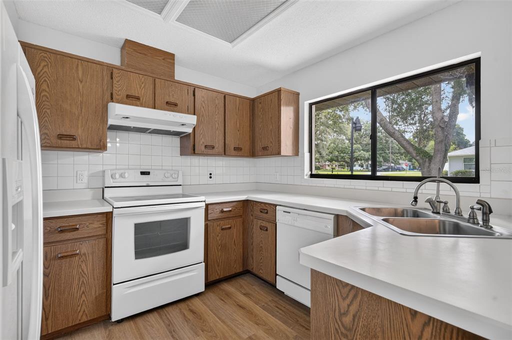 290 Sandyhook Lane DeLand, FL 32724 - Photo 9 of 27