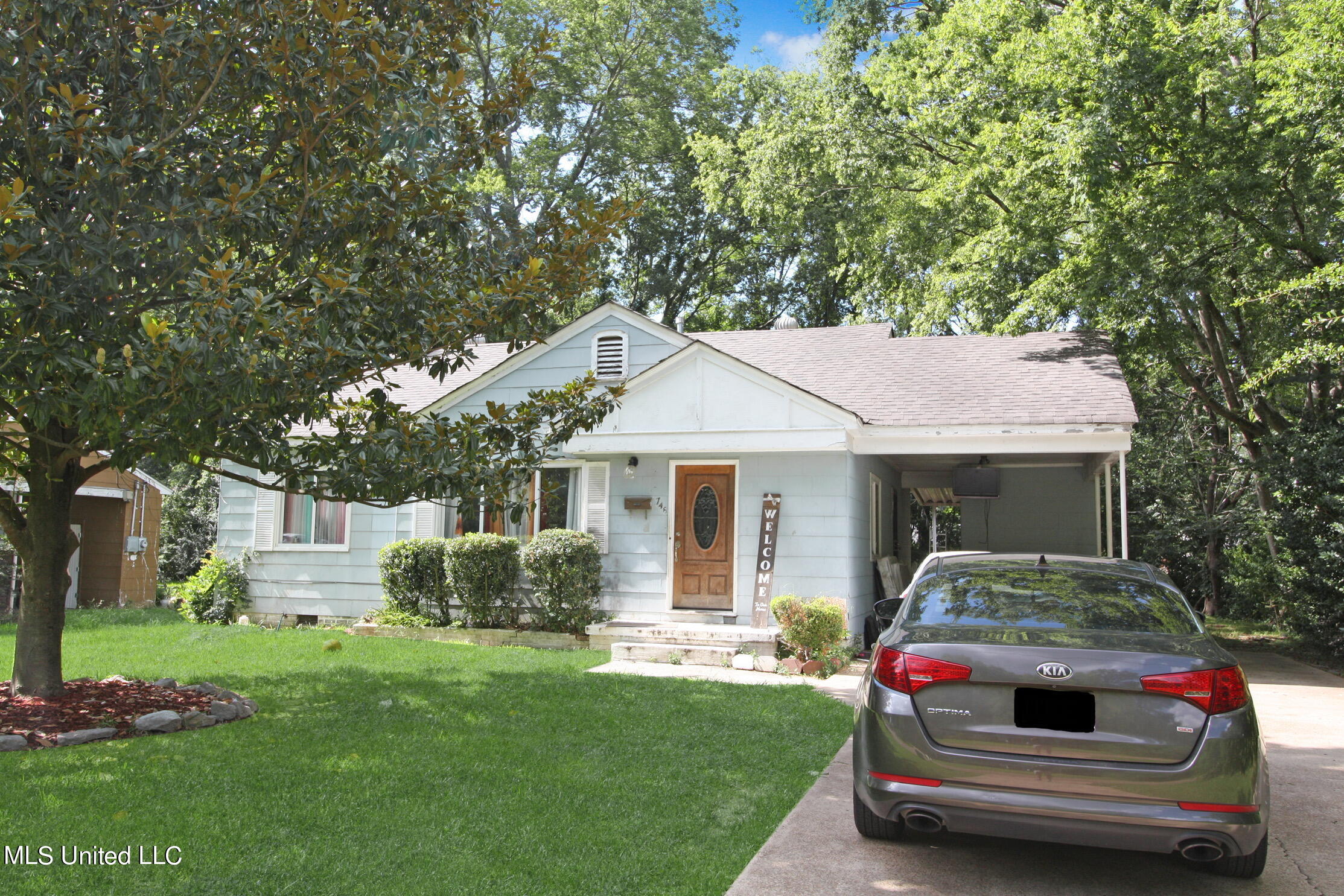 748 Lawrence Road Jackson, MS 39206 - Photo 1 of 12 Front