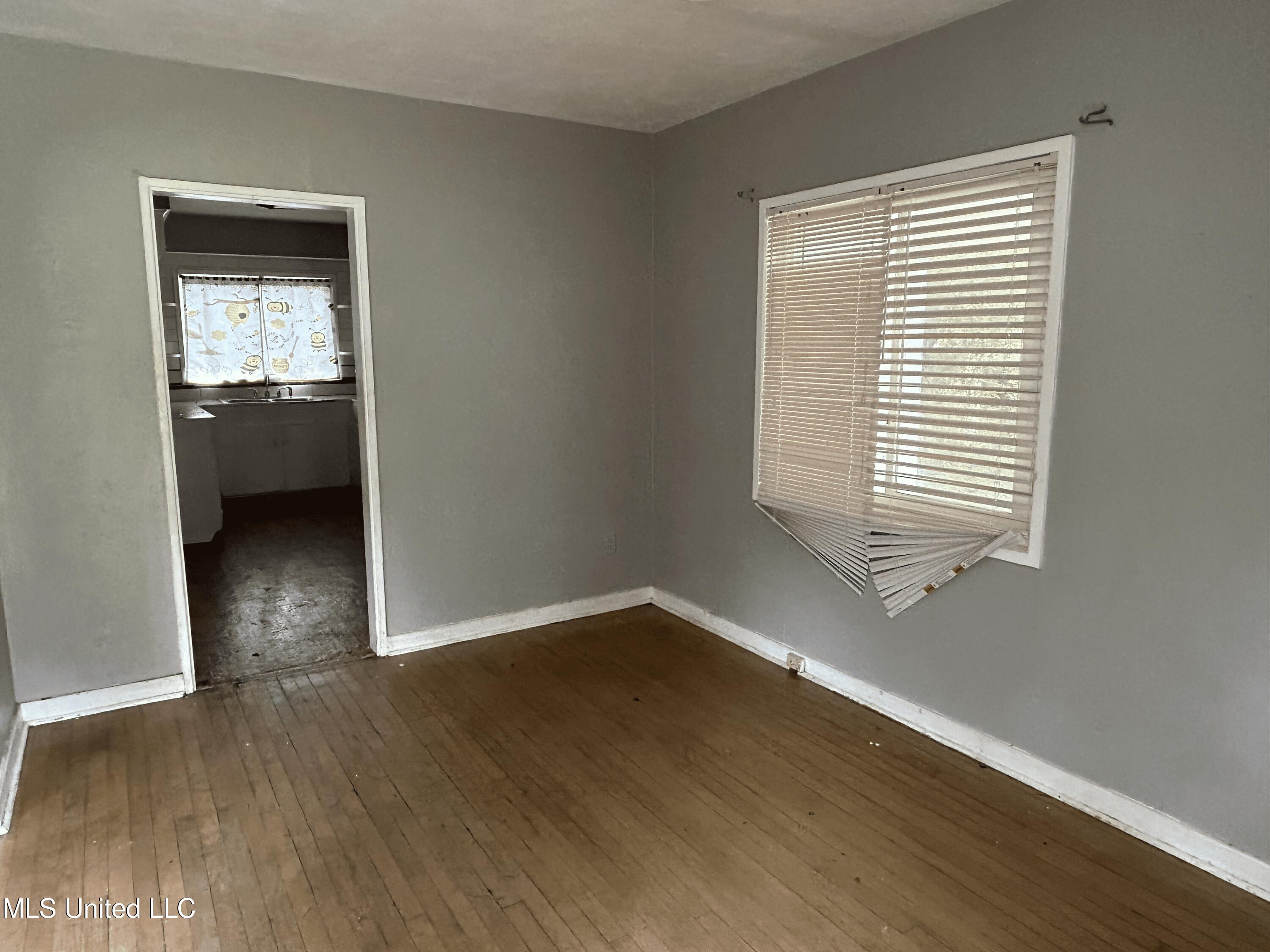 748 Lawrence Road Jackson, MS 39206 - Photo 3 of 12 IMG_6964