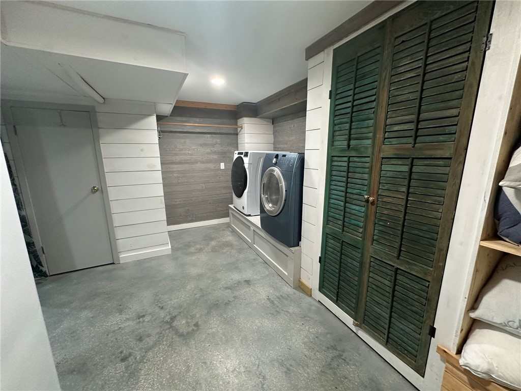 810 South Sandpiper Street Ingleside, TX 78362 - Photo 14 of 40 a view of a storage & utility room