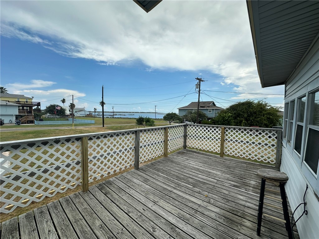 810 South Sandpiper Street Ingleside, TX 78362 - Photo 36 of 40 a view of a terrace with wooden fence