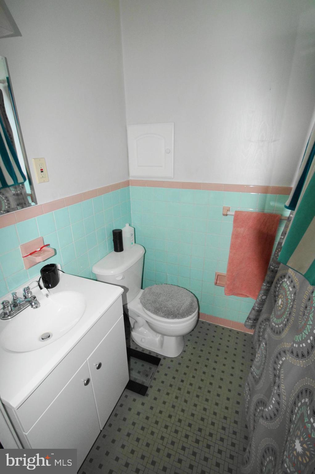 368 Newtown Road Warminster, PA 18974 - Photo 26 of 32 Gallery Image 26