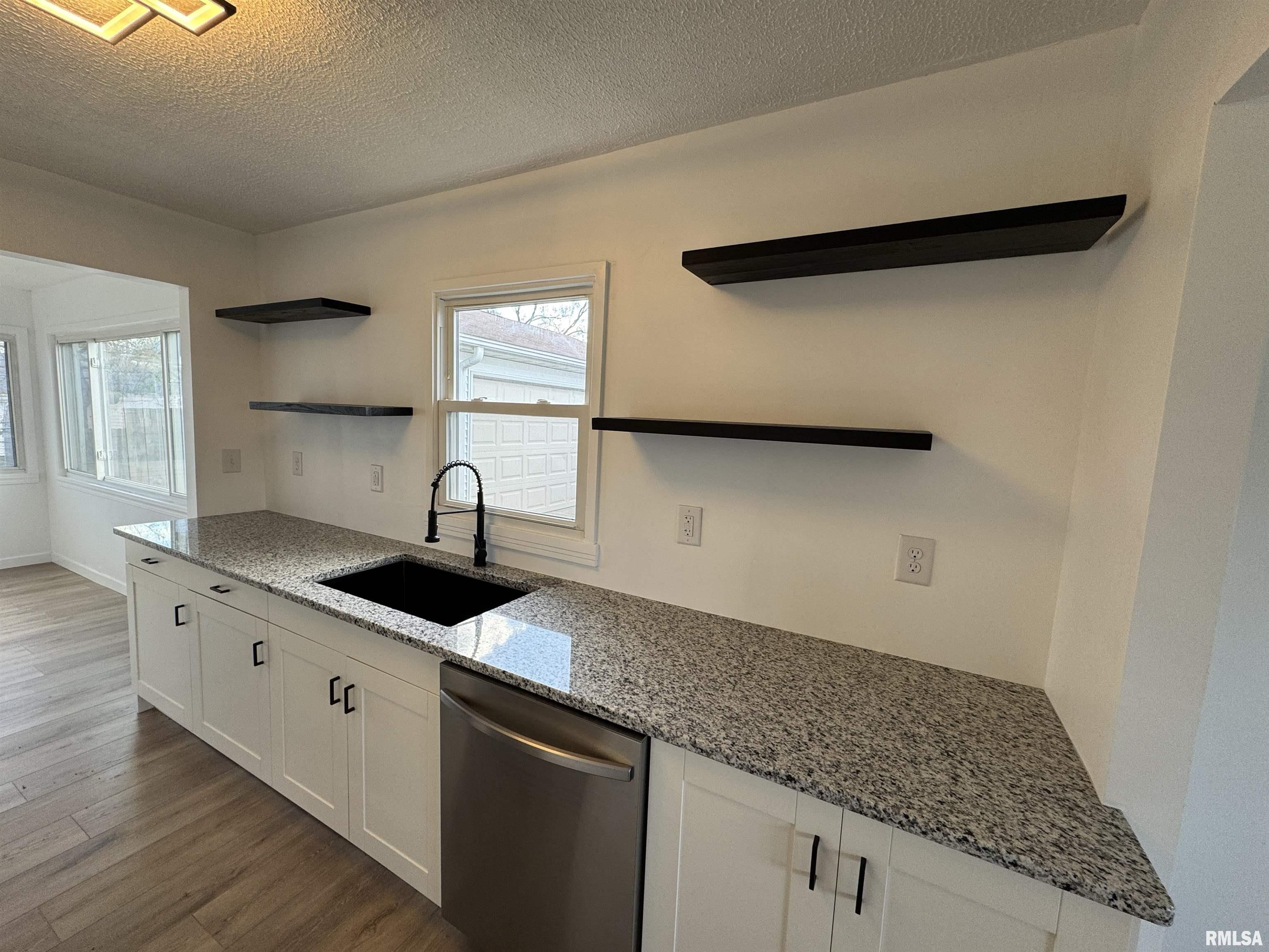 806 West Ridgemont Road Peoria, IL 61614 - Photo 12 of 47 Gallery Image 12