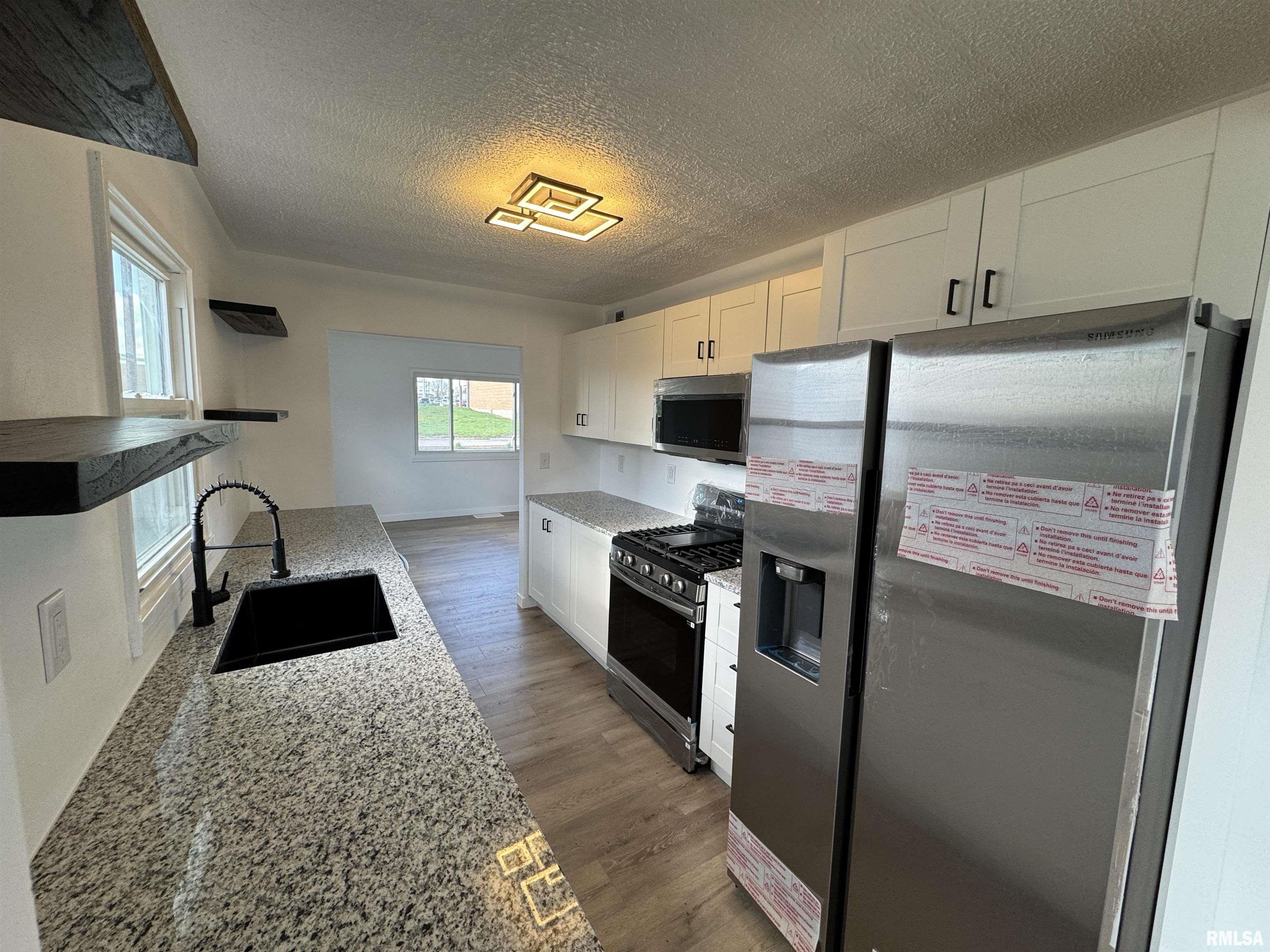 806 West Ridgemont Road Peoria, IL 61614 - Photo 13 of 47 Gallery Image 13