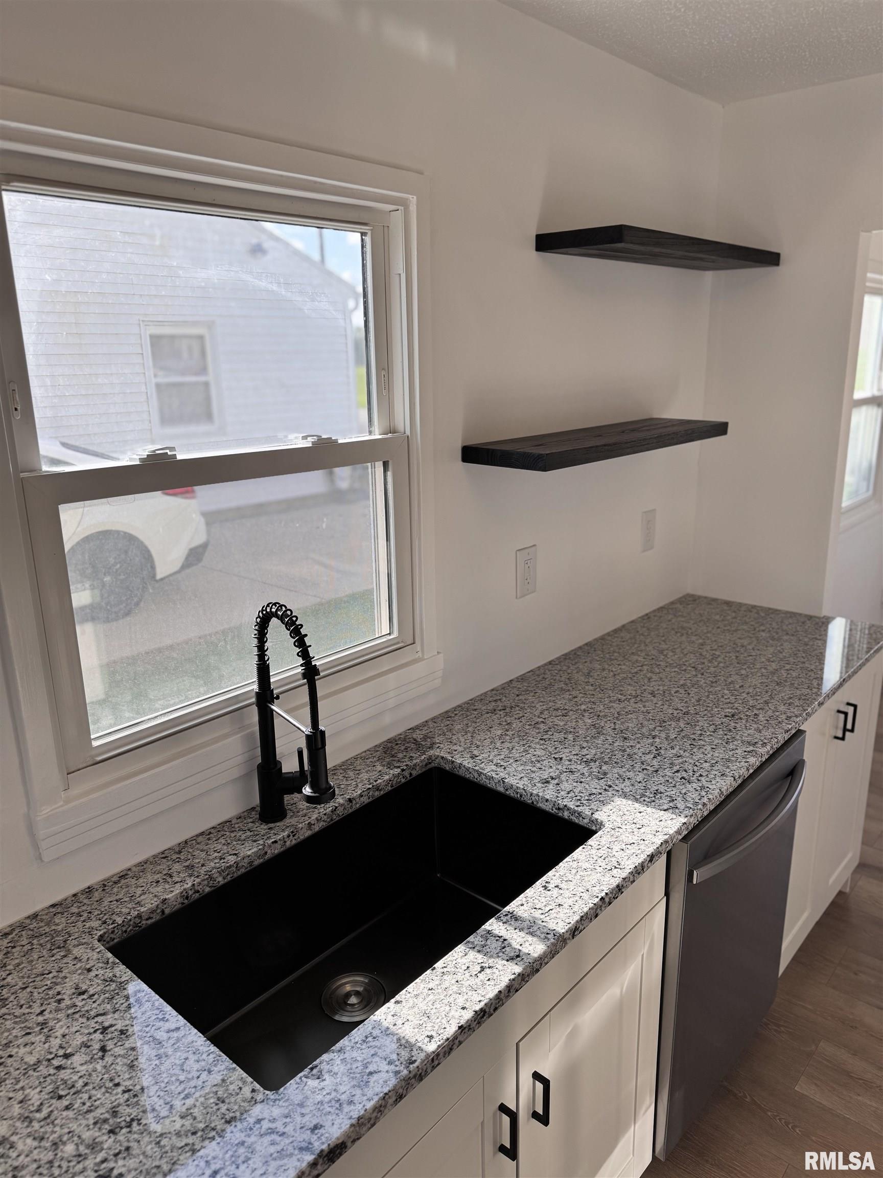 806 West Ridgemont Road Peoria, IL 61614 - Photo 15 of 47 Gallery Image 15