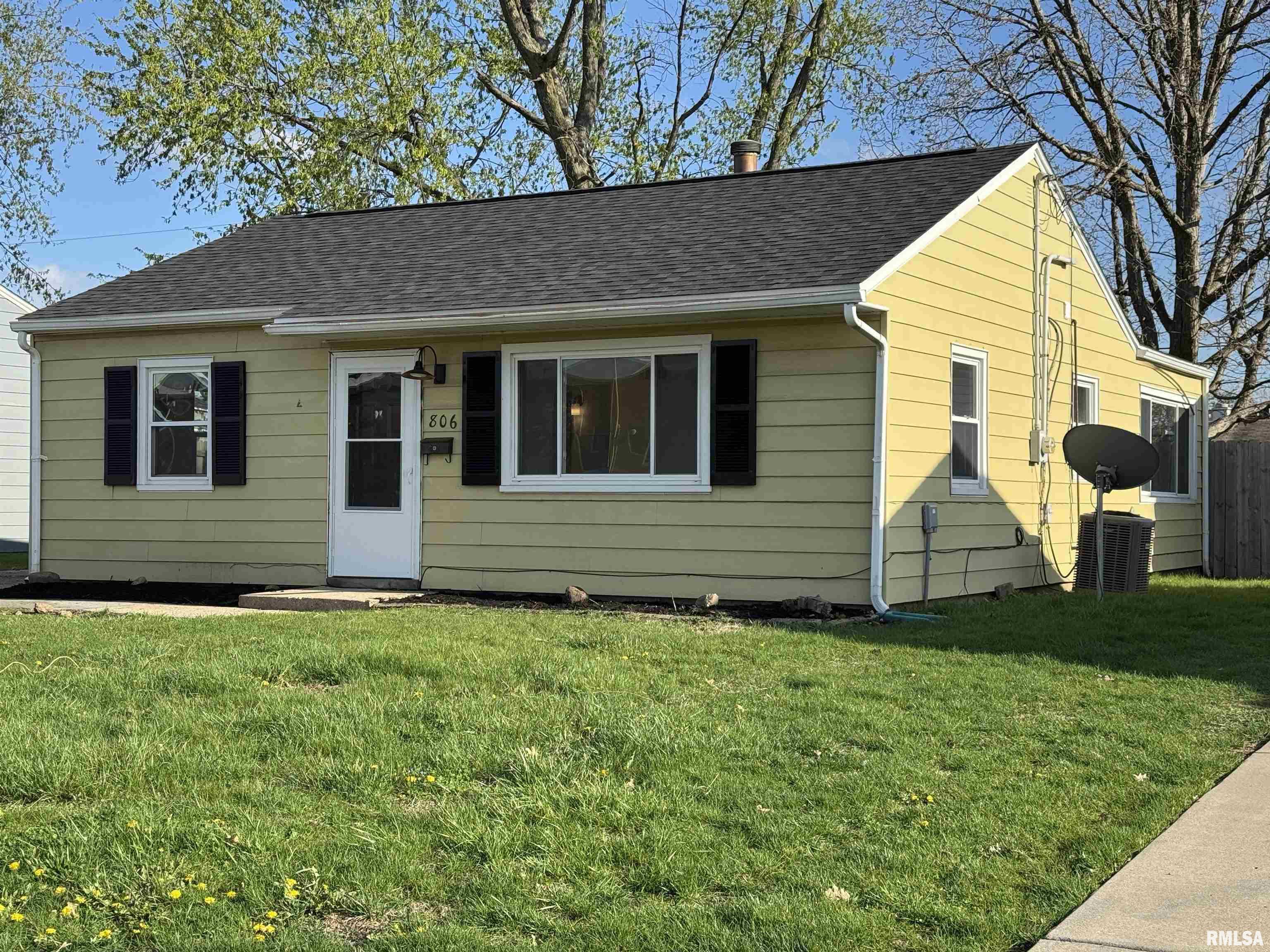 806 West Ridgemont Road Peoria, IL 61614 - Photo 2 of 47 Gallery Image 2