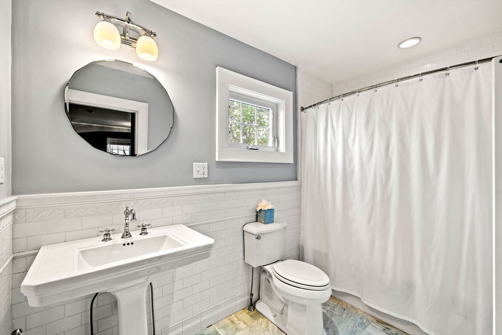 57 Garden Road Lowell, MA 01852 - Photo 26 of 35