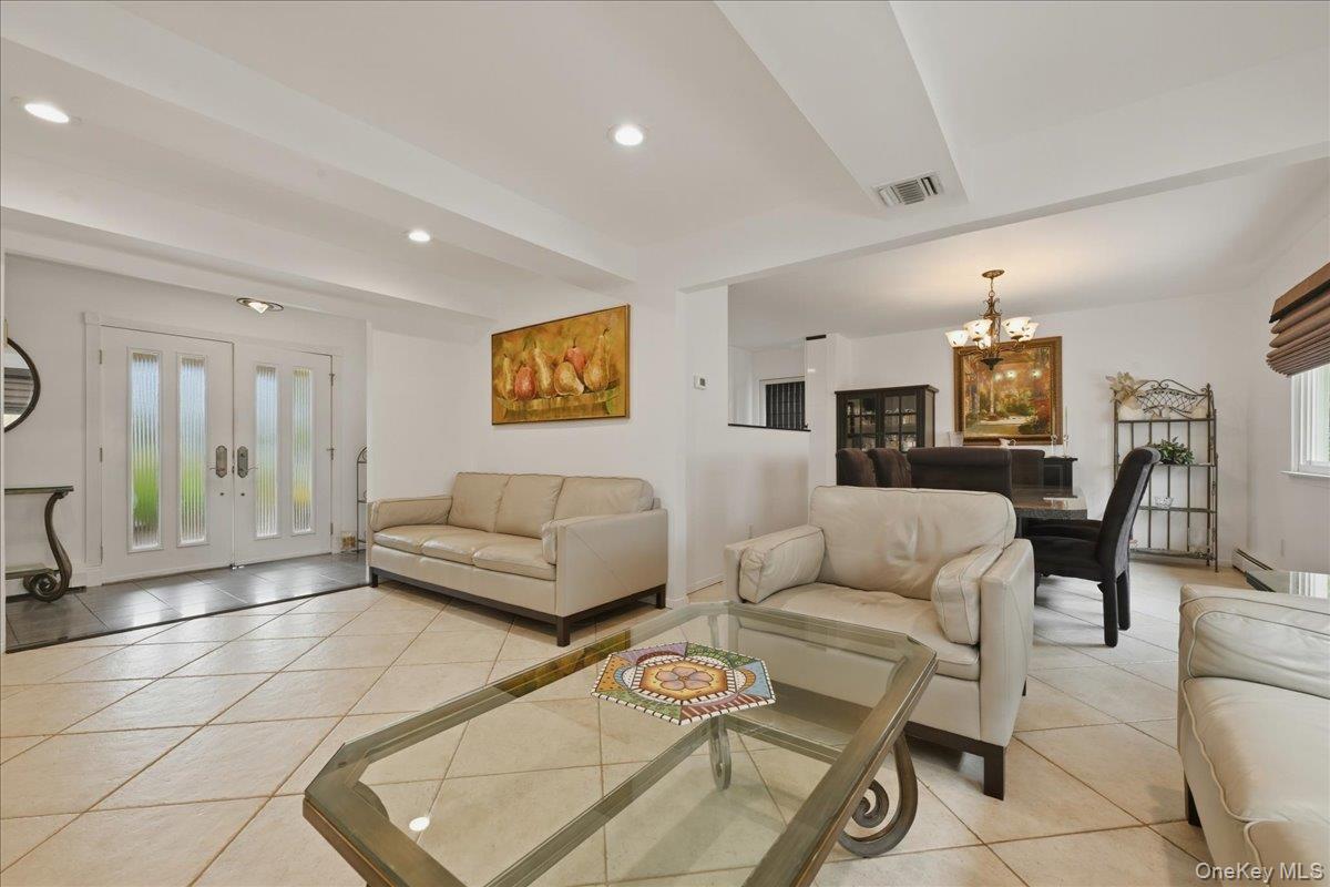 2461 Riviera Lane Bellmore, NY 11710 - Photo 11 of 44