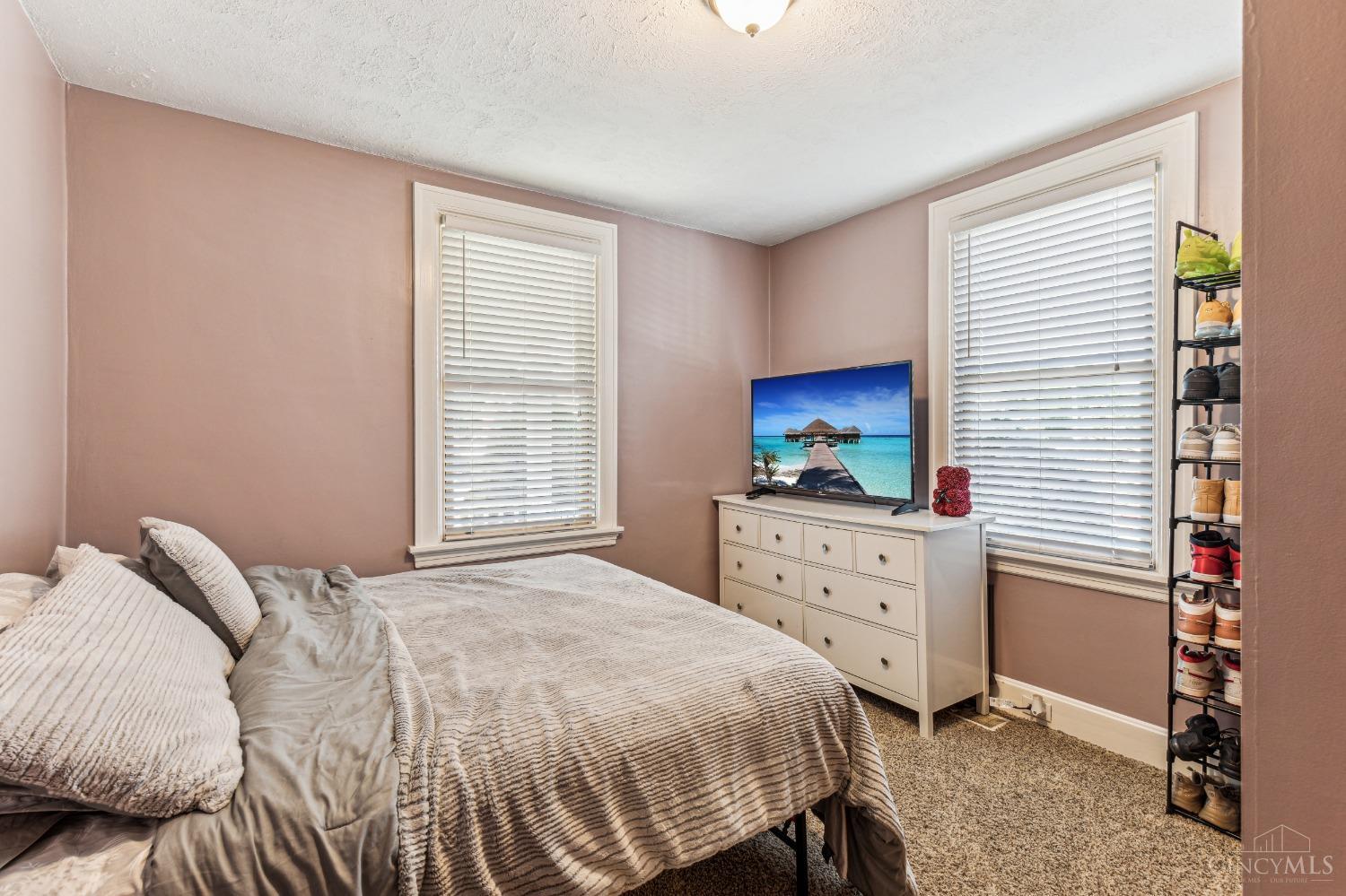 5541 Lawrence Road Cincinnati, OH 45248 - Photo 20 of 37