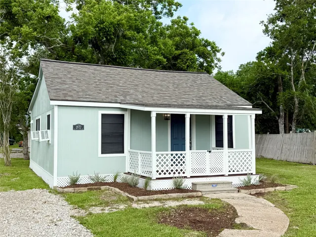 $1,095 | 14070 South Highway 288b, Unit 1, Angleton, TX 77515