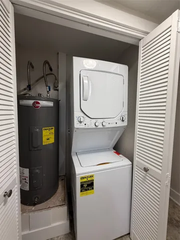 $1,095 | 14070 South Highway 288b, Unit 1, Angleton, TX 77515