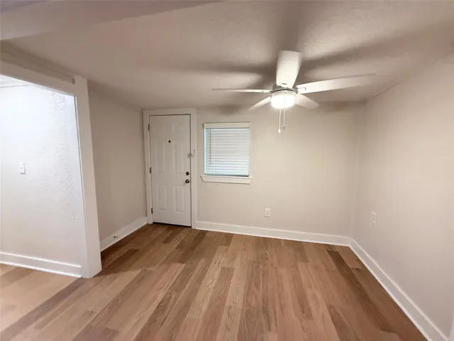 $1,095 | 14070 South Highway 288b, Unit 1, Angleton, TX 77515