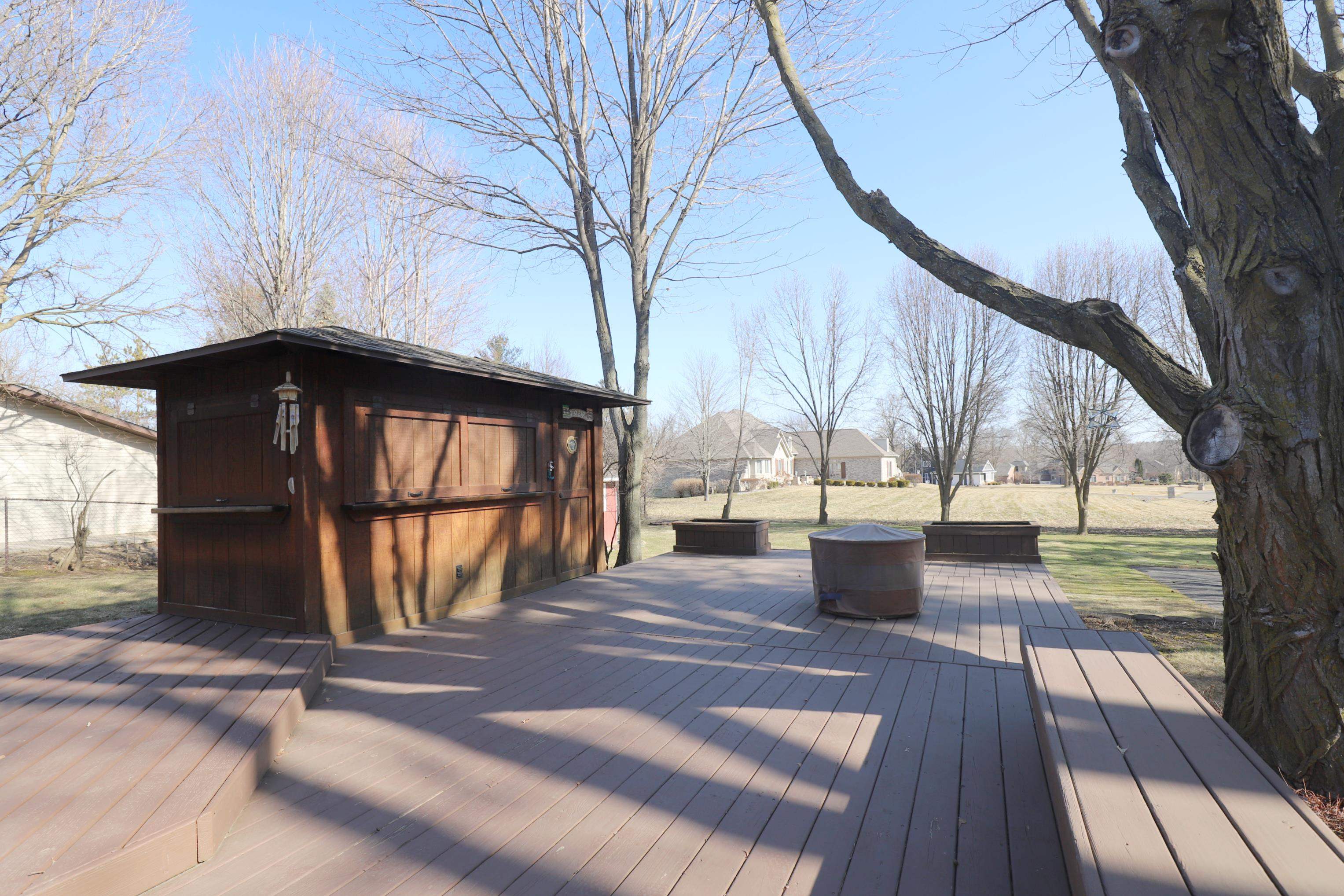 6280 East River Road Flushing, MI 48433 - Photo 33 of 42 50168497-39b64d56-4bf0-42c9-9dcc-cad4fa49df9e.JPG