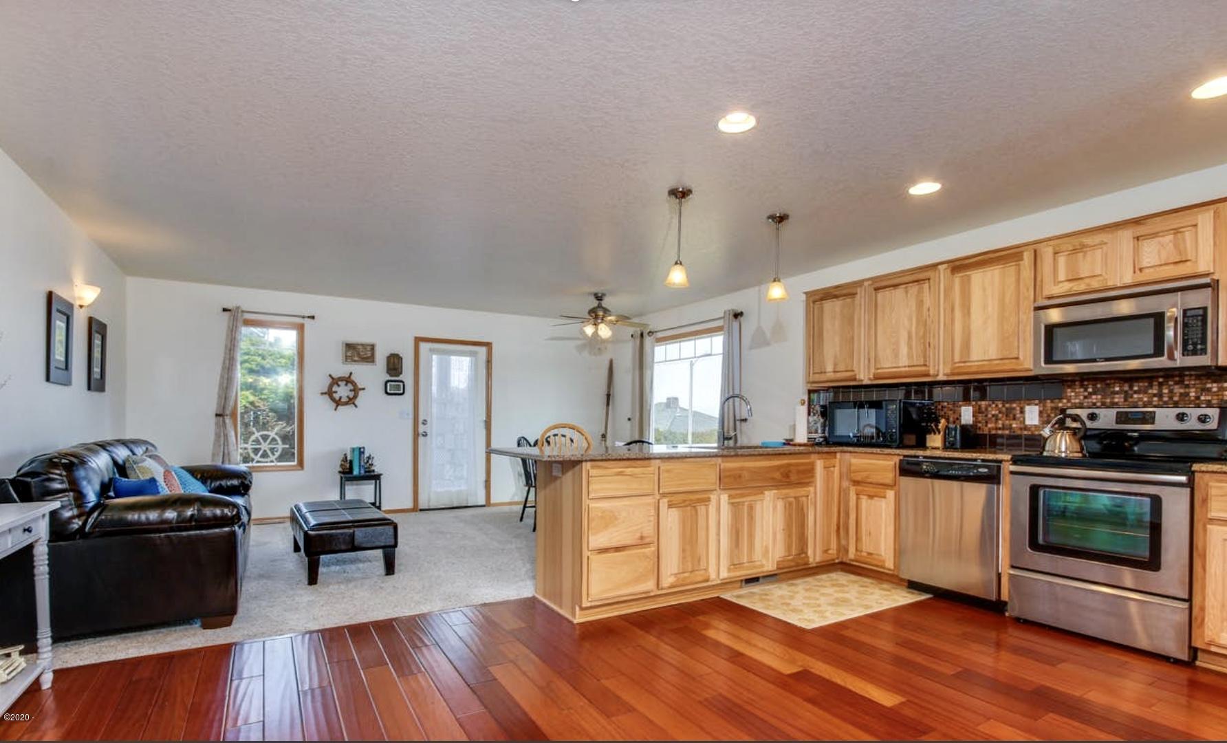 5777 Logan Road Lincoln City, OR 97367 - Photo 7 of 30 Cherry Floors