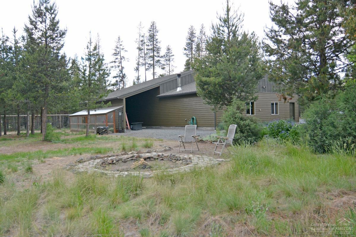 15885 Ranch Place La Pine, OR 97739 - Photo 25 of 25 Covered awning storage area behind shop