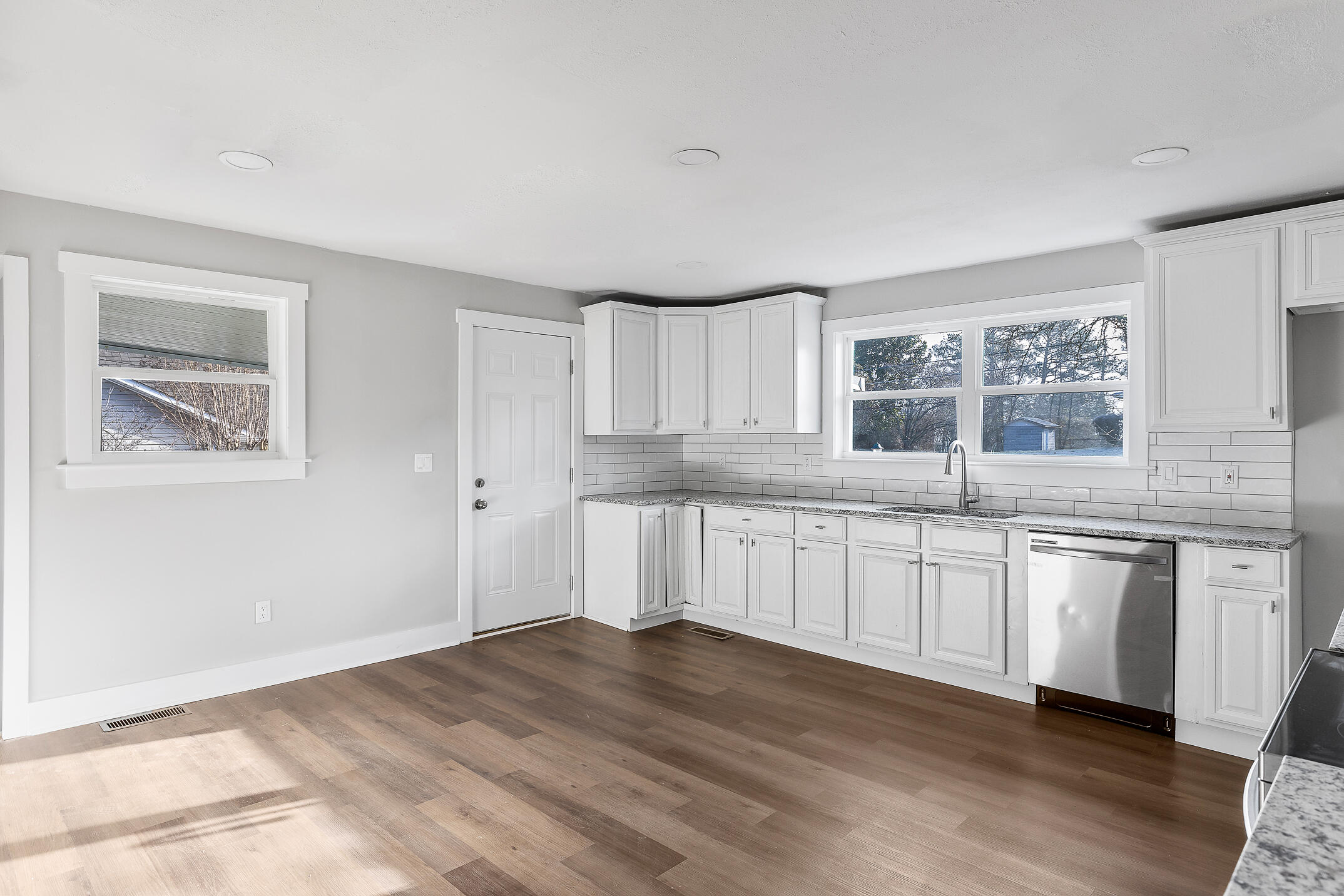 5001 Swan Road Chattanooga, TN 37416 - Photo 4 of 45 Swan-22