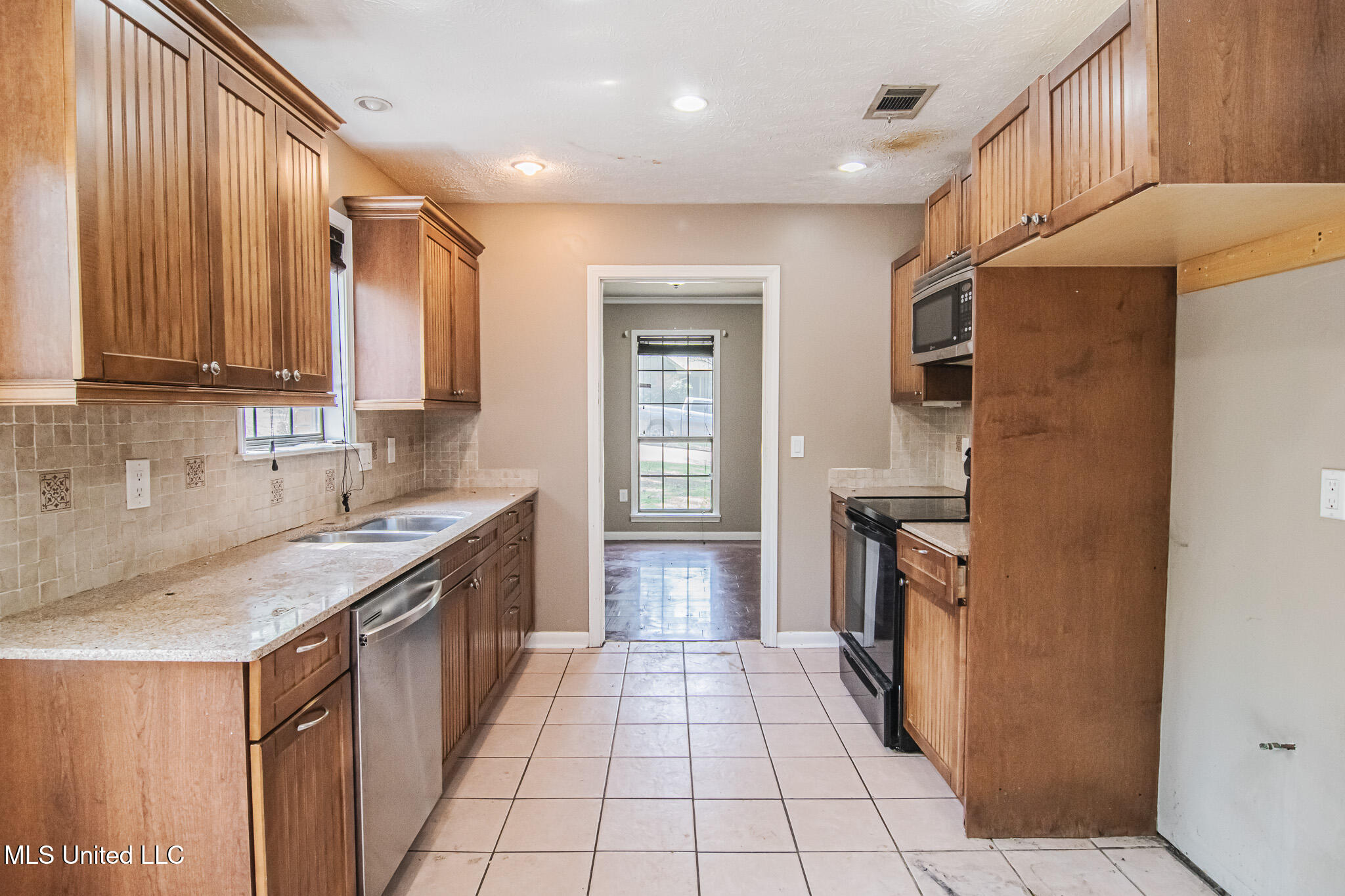124 Scotland Road Clinton, MS 39056 - Photo 21 of 43 DSC_0324
