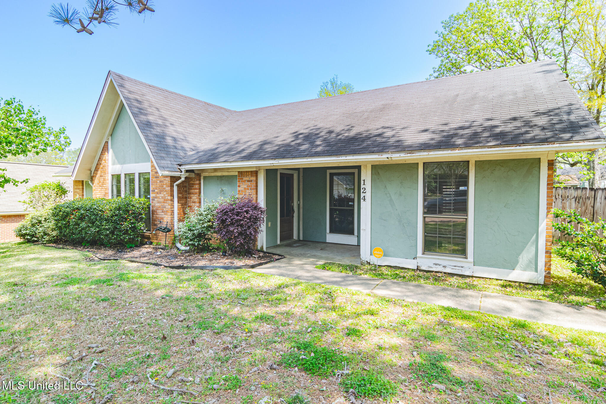 124 Scotland Road Clinton, MS 39056 - Photo 3 of 43 DSC_0402