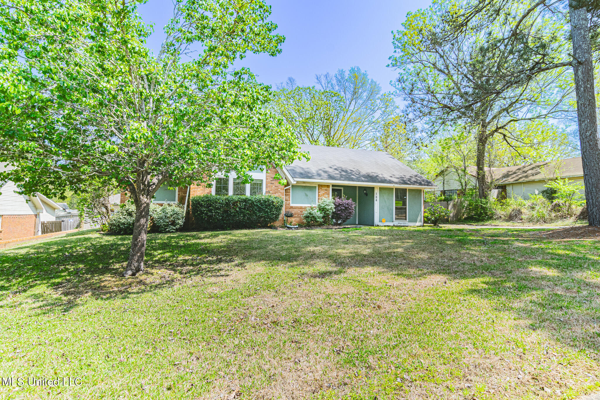 124 Scotland Road Clinton, MS 39056 - Photo 6 of 43 DSC_0399
