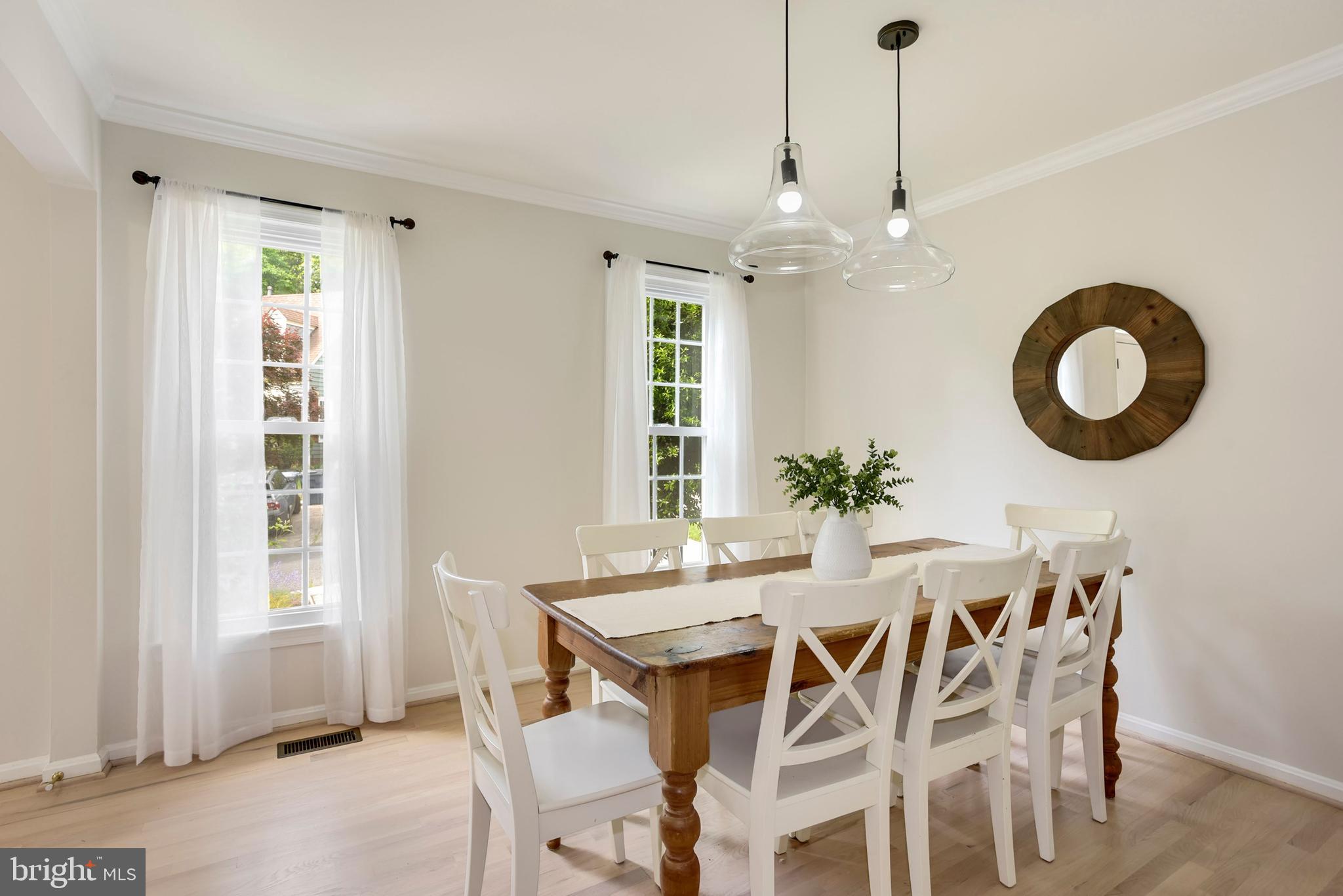 11684 Stockbridge Lane Reston, VA 20194 - Photo 12 of 39 Bright and open dining room