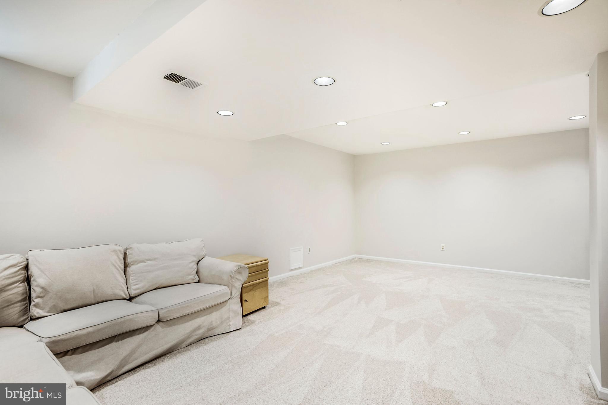 11684 Stockbridge Lane Reston, VA 20194 - Photo 25 of 39