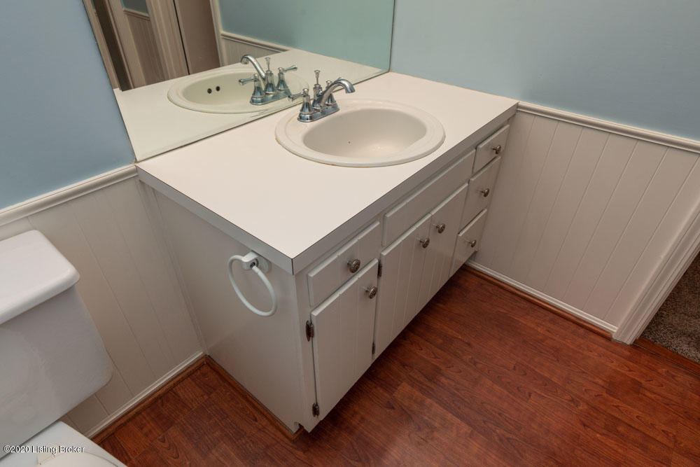 9206 Collingwood Road Jeffersontown, KY 40299 - Photo 38 of 54 Vanity