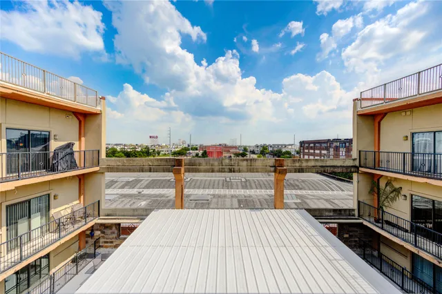 a view of livingroom with furniture