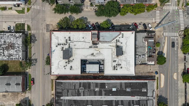 a view of a livingroom with furniture