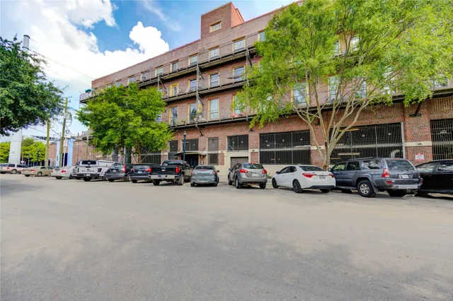 $180,000 | 2205 McKinney Street, Unit 510, Houston, TX 77003