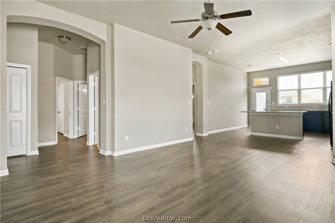 2000 Shimla Drive Bryan, TX 77807 - Photo 4 of 23