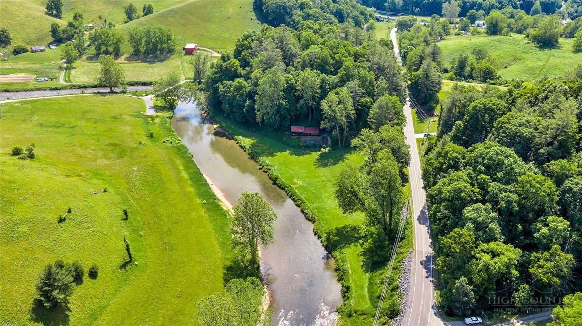 380 West Deep Ford Road Lansing, NC 28643 - Photo 5 of 41