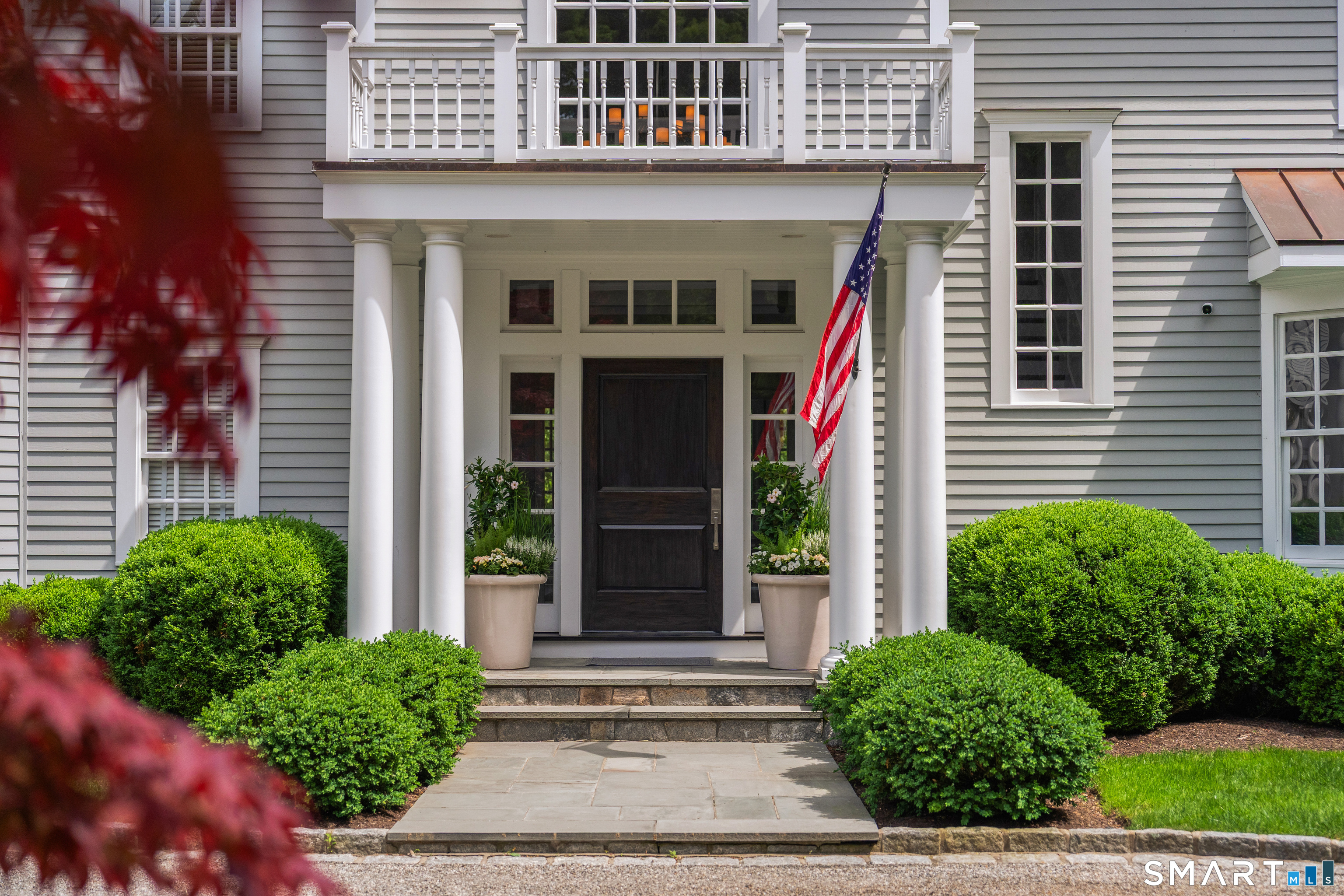 81 Lukes Wood Road New Canaan, CT 06840 - Photo 4 of 40