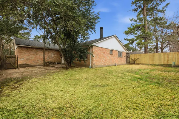 $240,000 | 218 Oxford Drive, Conroe, TX 77303