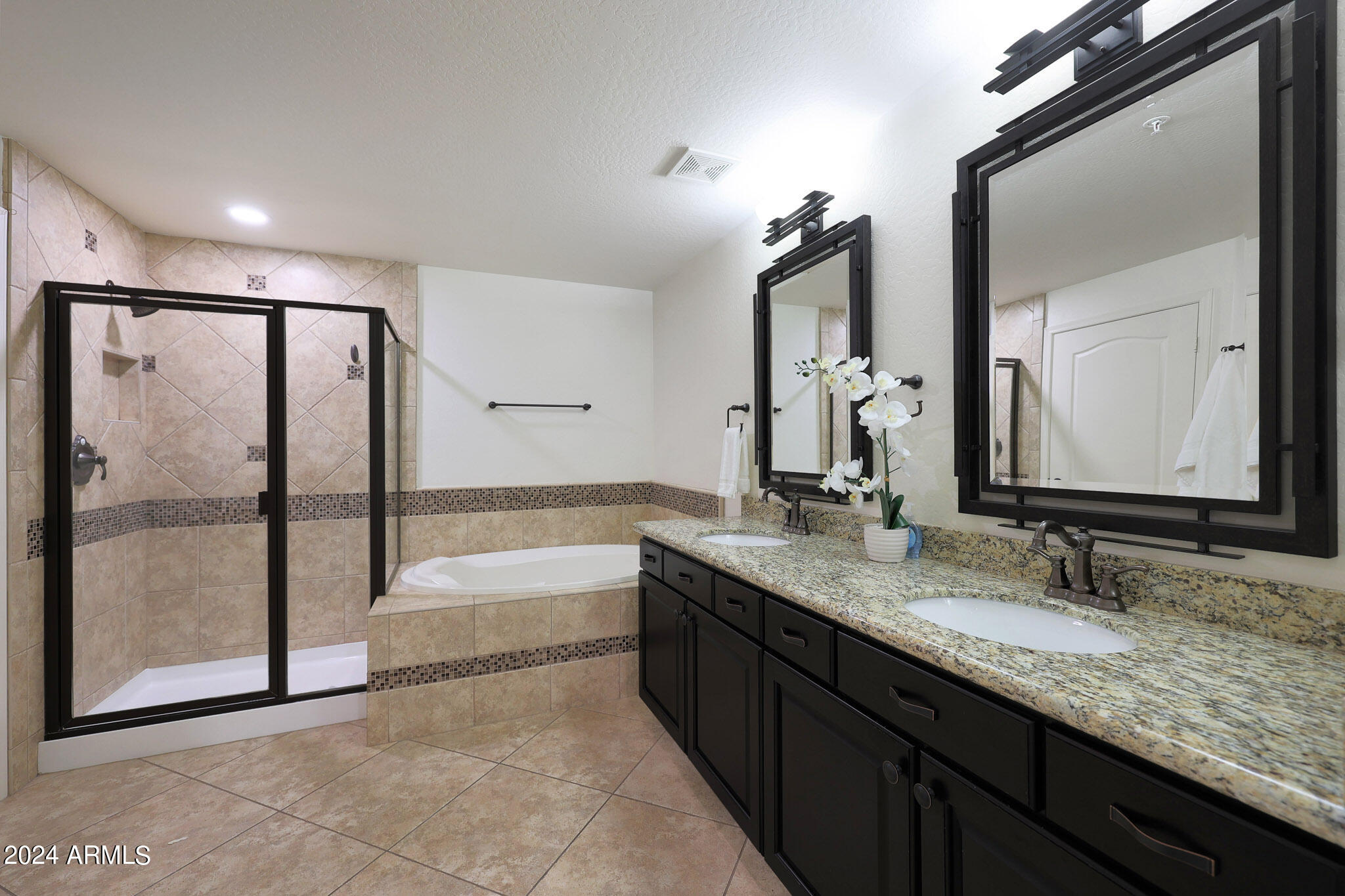 21320 North 56th Street, Unit 1148 Phoenix, AZ 85054 - Photo 23 of 44 Primary Bathroom