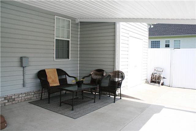 605 Gunn Lane Springfield, TN 37172 - Photo 12 of 14 Covered patio area