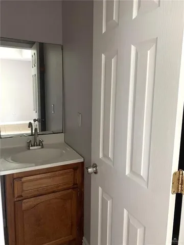 $670,000 | 905 South Avenue, Donna, TX 78537