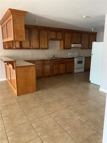 $670,000 | 905 South Avenue, Donna, TX 78537