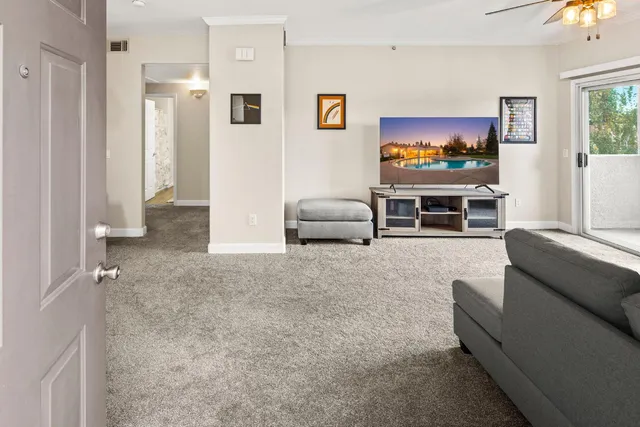 $305,000 | 10001 Woodcreek Oaks Boulevard, Unit 1433, Roseville, CA 95747