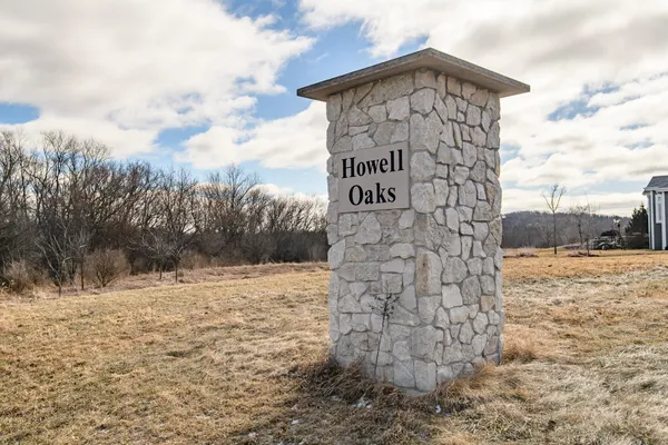 $699,900 | 3513 Olde Howell Road, Waukesha, WI 53188