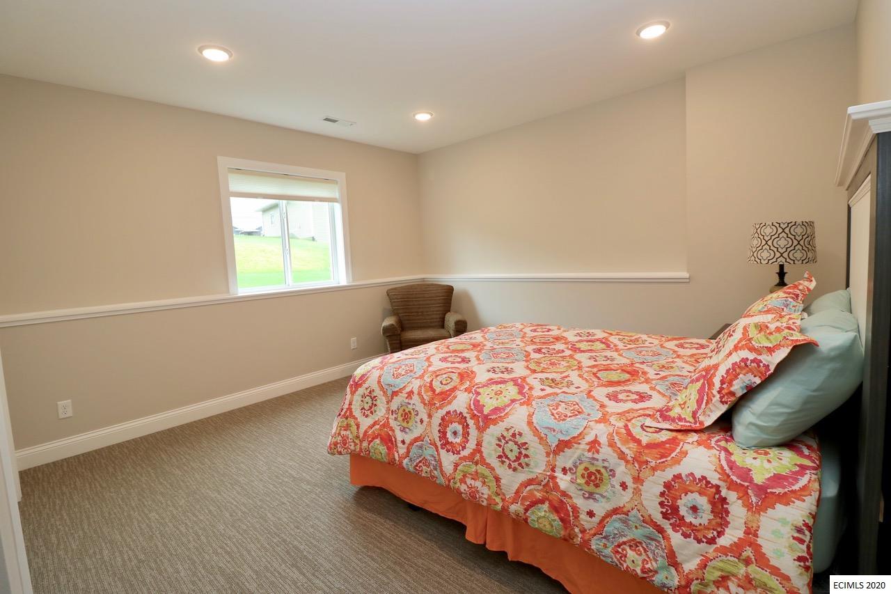 2243 Antler Ridge Drive Dubuque, IA 52002 - Photo 22 of 31 Gallery Image 22