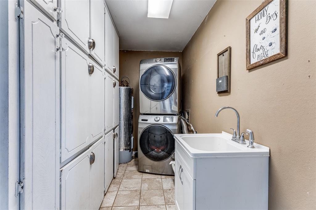 1232 County Road 4371 Decatur, TX 76234 - Photo 17 of 32