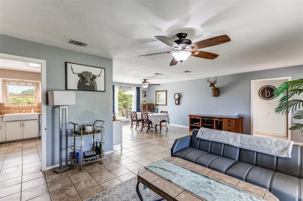 1232 County Road 4371 Decatur, TX 76234 - Photo 5 of 32