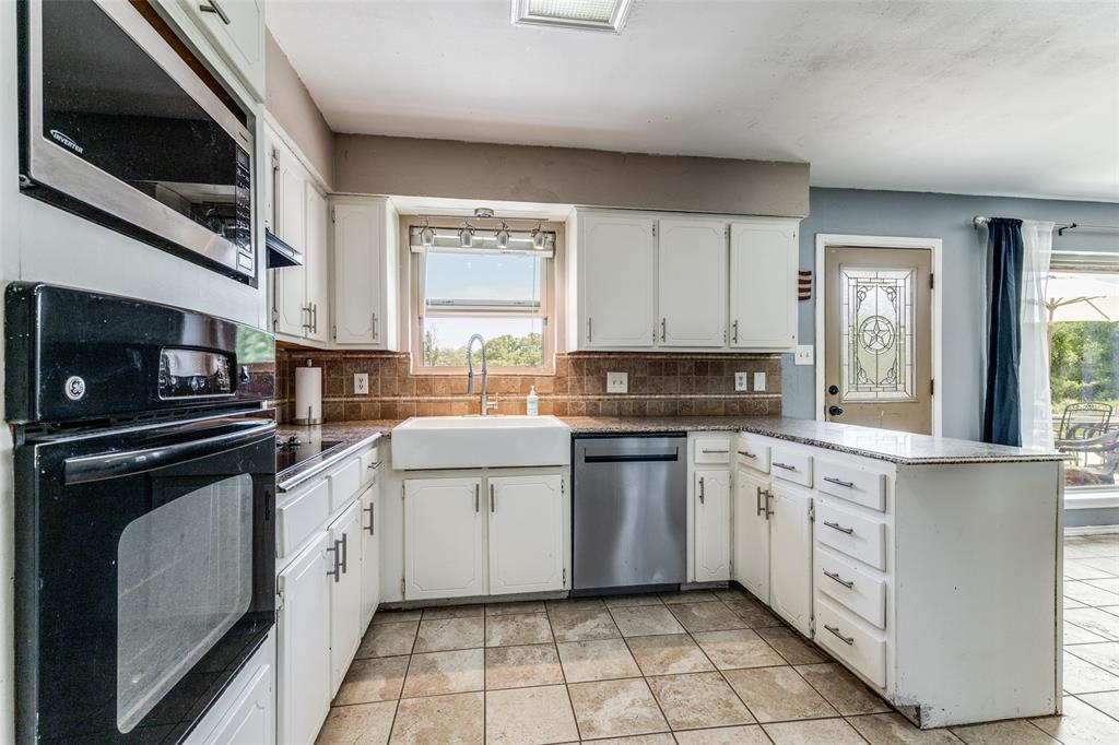 1232 County Road 4371 Decatur, TX 76234 - Photo 8 of 32