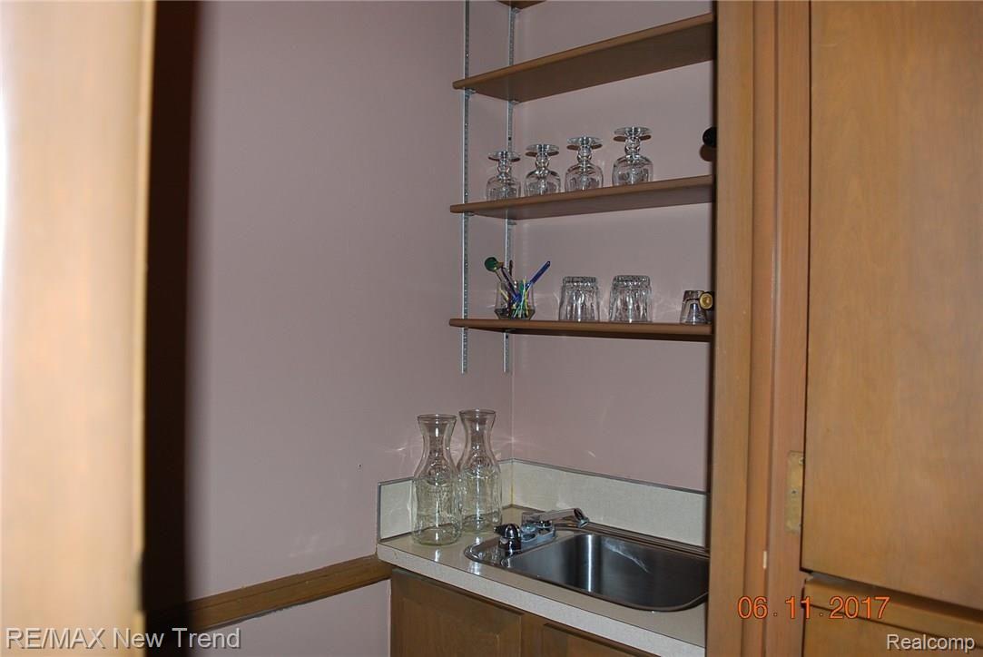 35839 Springvale Street Farmington, MI 48331 - Photo 21 of 24 DSC_0053.JPG