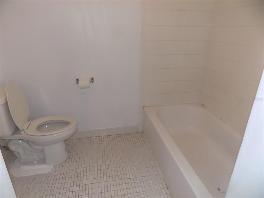 613 Southwest 75th Street, Unit 101 Gainesville, FL 32607 - Photo 17 of 27